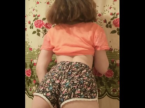 ❤️ Sexy jong baba wat haar kortbroek op kamera uittrek ☑ Net pornografie by ons ❌️❤